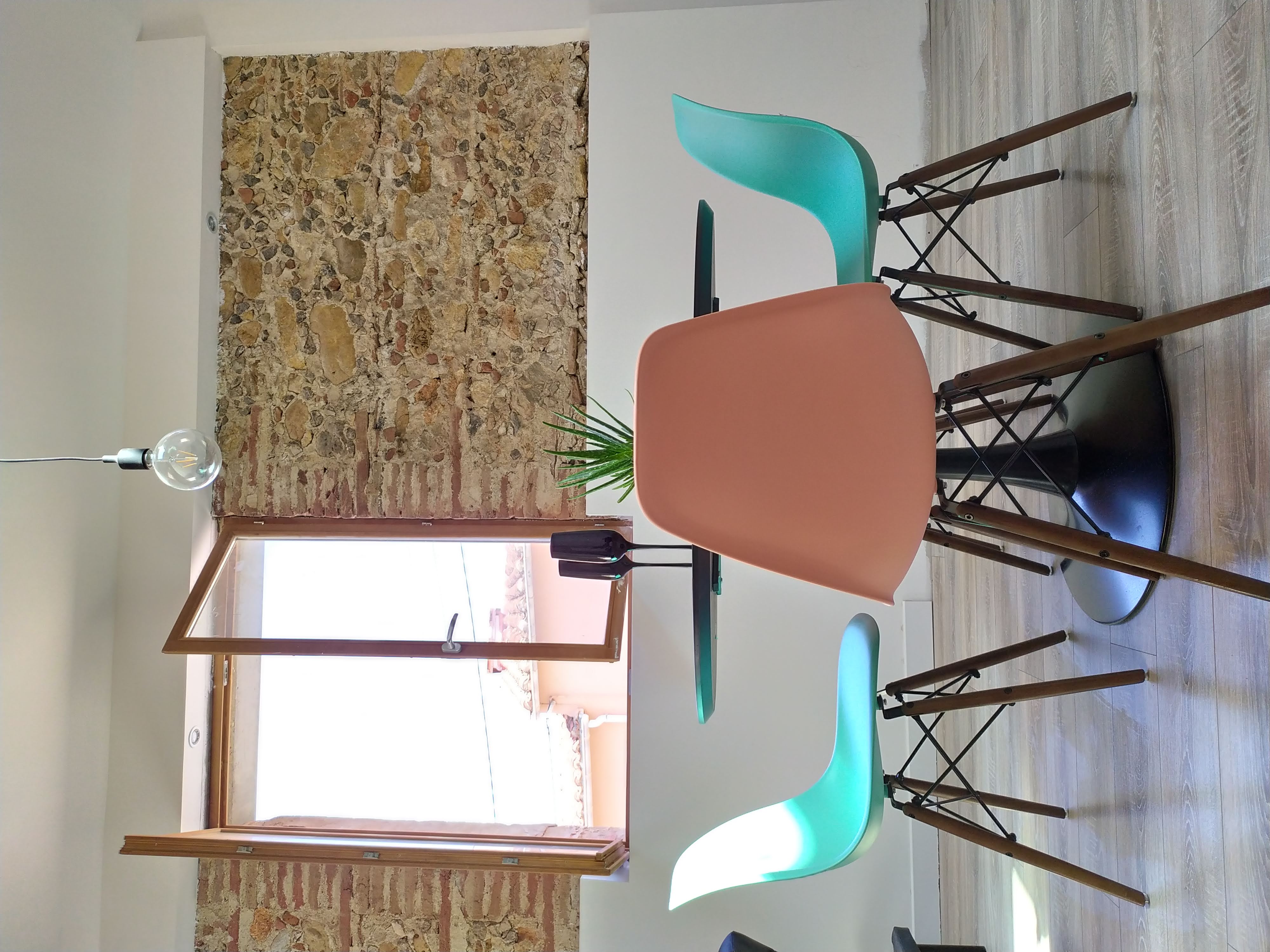 Mur en pierres apparentes